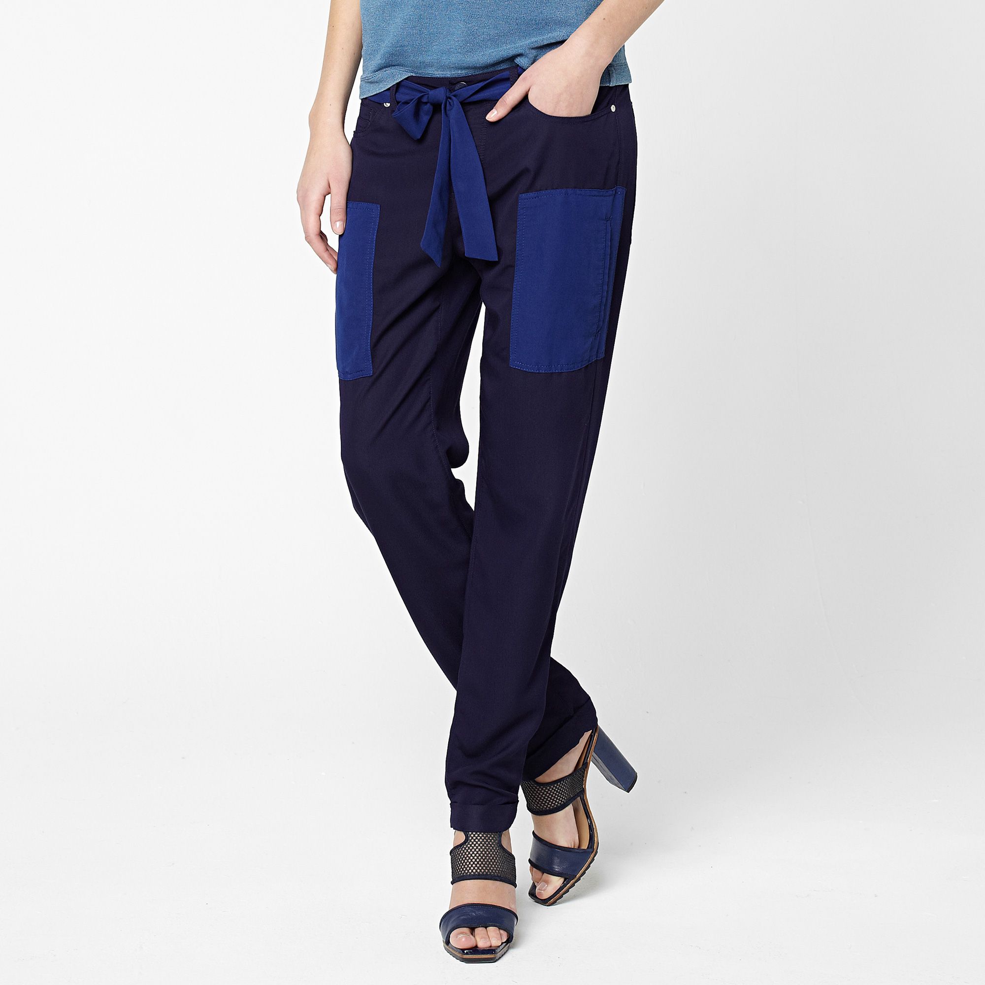 Lacoste Fluid trousers with contrasting pockets and waistband Women